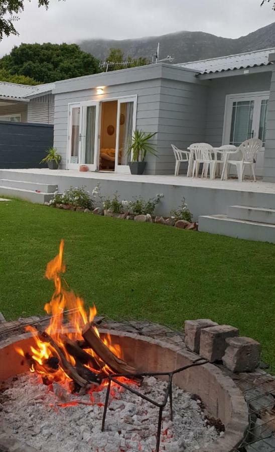 Corban Cottage Hermanus Bagian luar foto